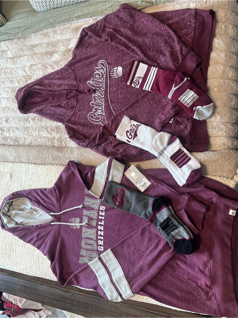 Montana Grizzlies Women’s  Hoodie - Maroon Champion Style
